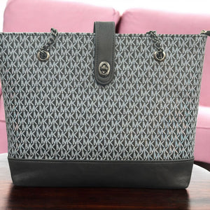 MICHAEL KORS FULL LENGTH HAND BAG