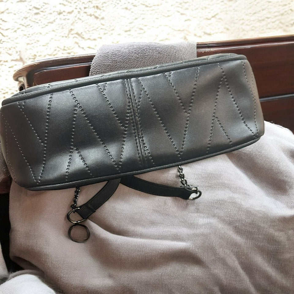 GUCCI FULL LENGTH HAND BAG