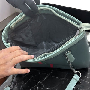 GUCCI FULL LENGTH HAND BAG